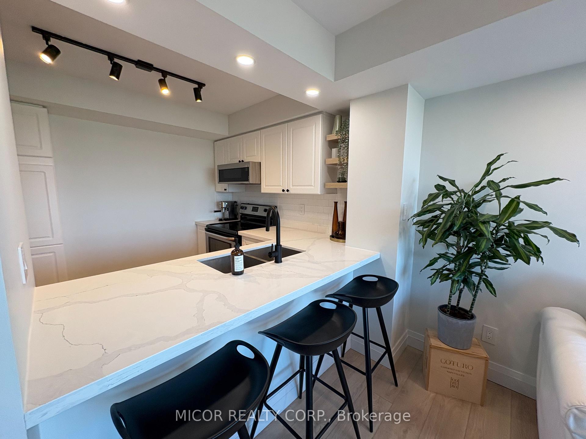 1 Bedroom Condo at 190 Manitoba,  Toronto For sale