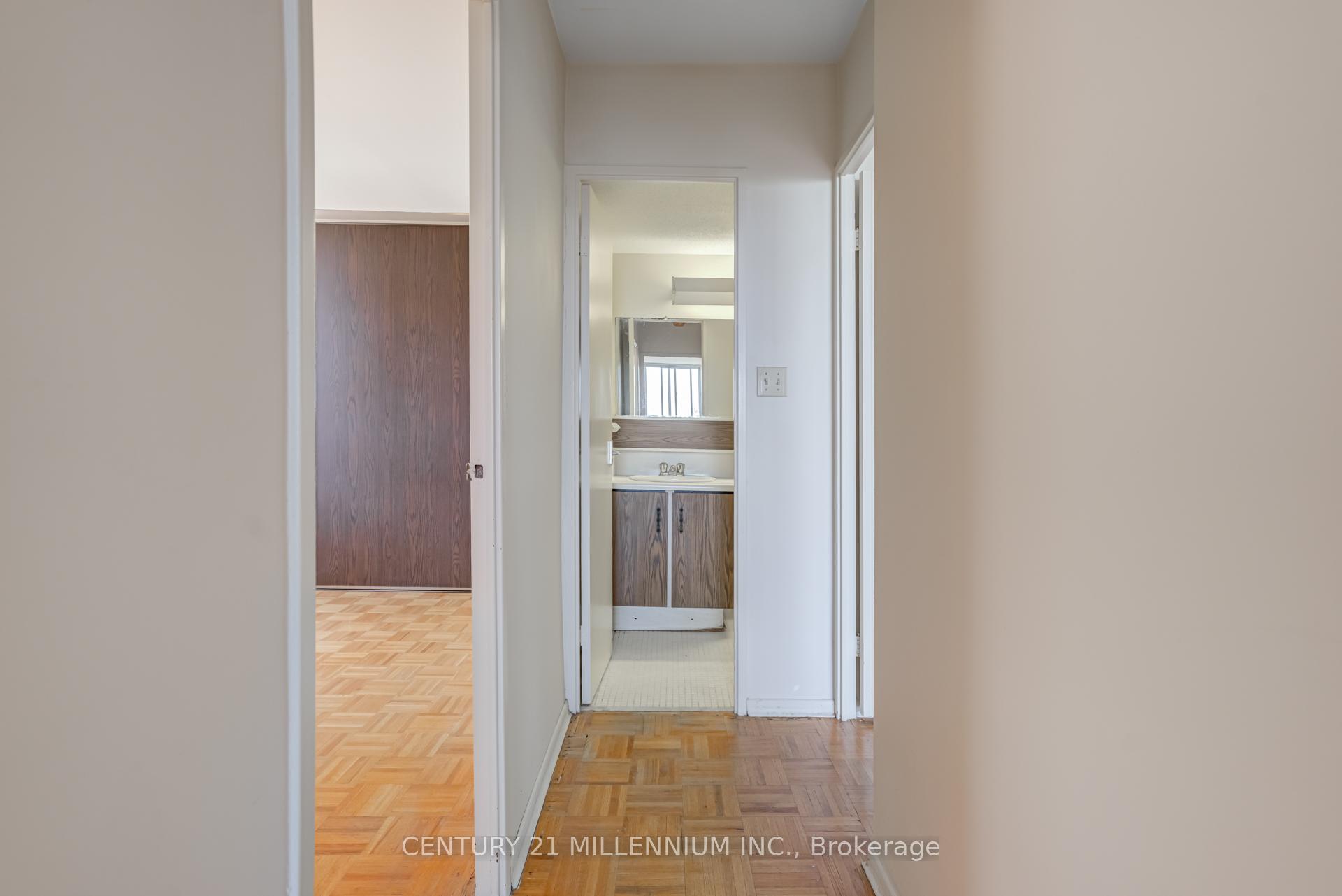 3 Bedrooms Condo at 5 Massey, Toronto For sale