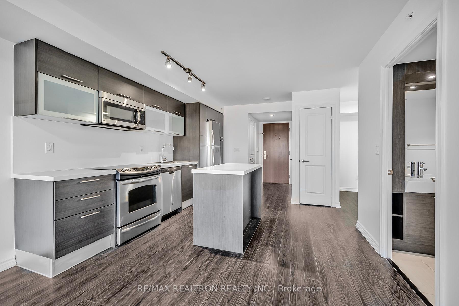 2 Bedrooms Condo at 386 Yonge,  Toronto For sale