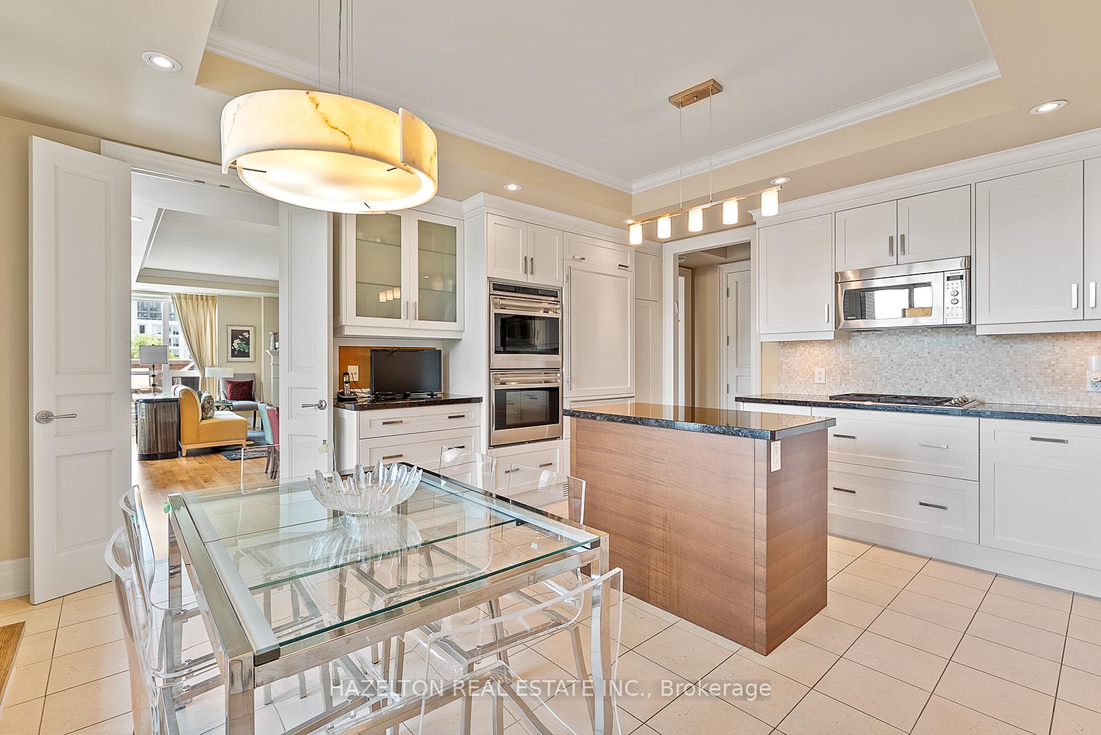3 Bedrooms Condo at 155 St Clair, Toronto For sale
