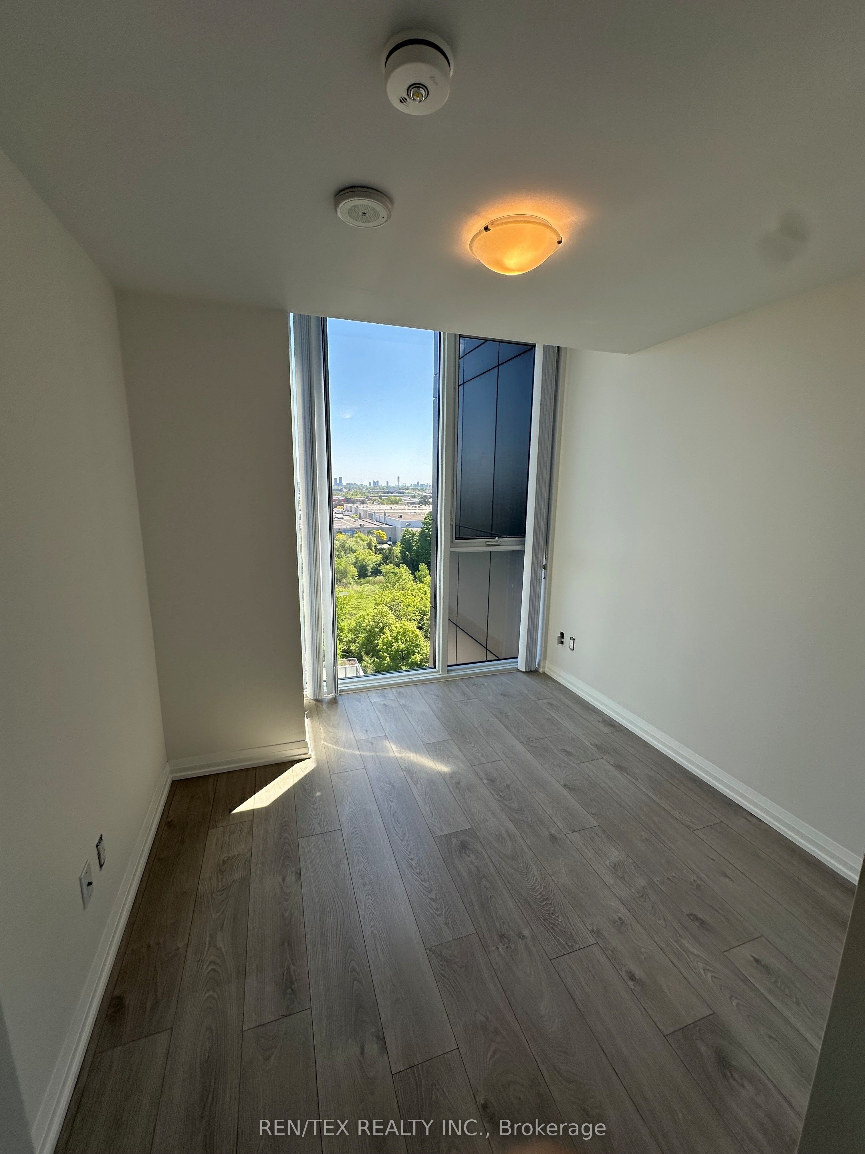 7895 Jane Street, #903