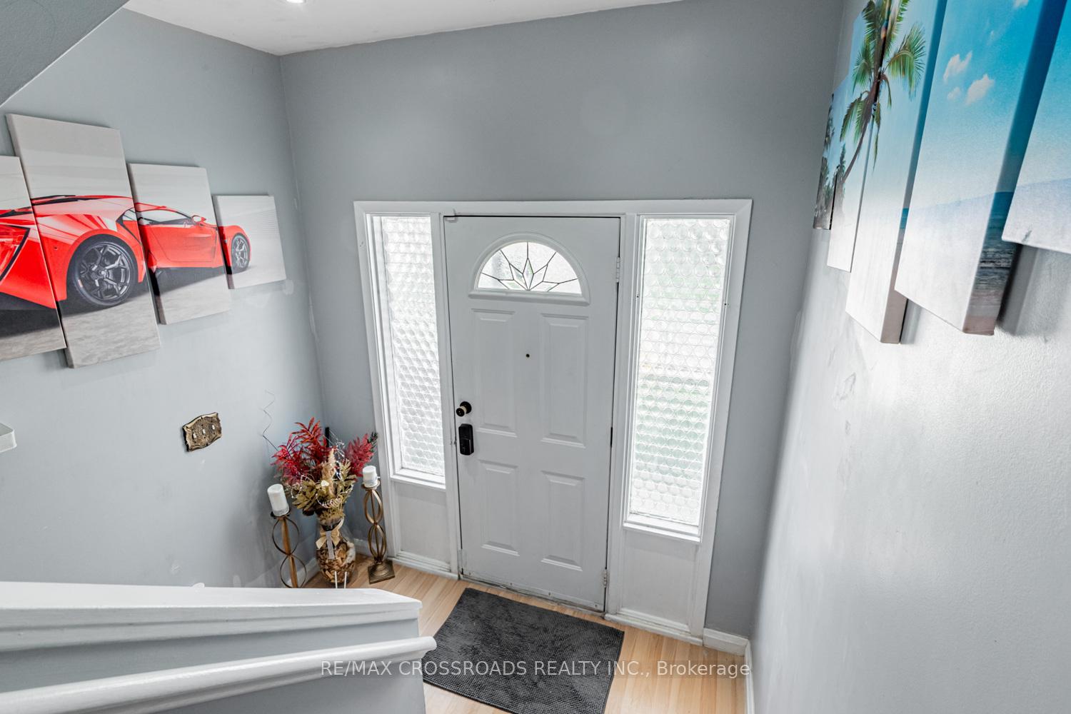 4 Bedrooms Condo at 43 Courville Coachway, Toronto For sale