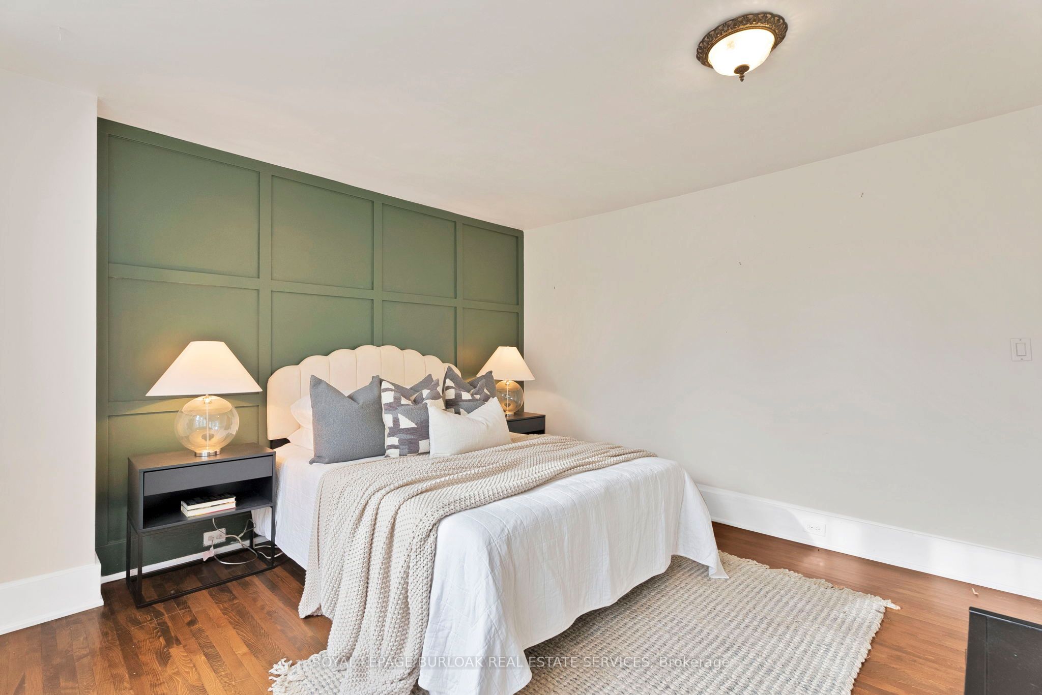 295 Plains Road W