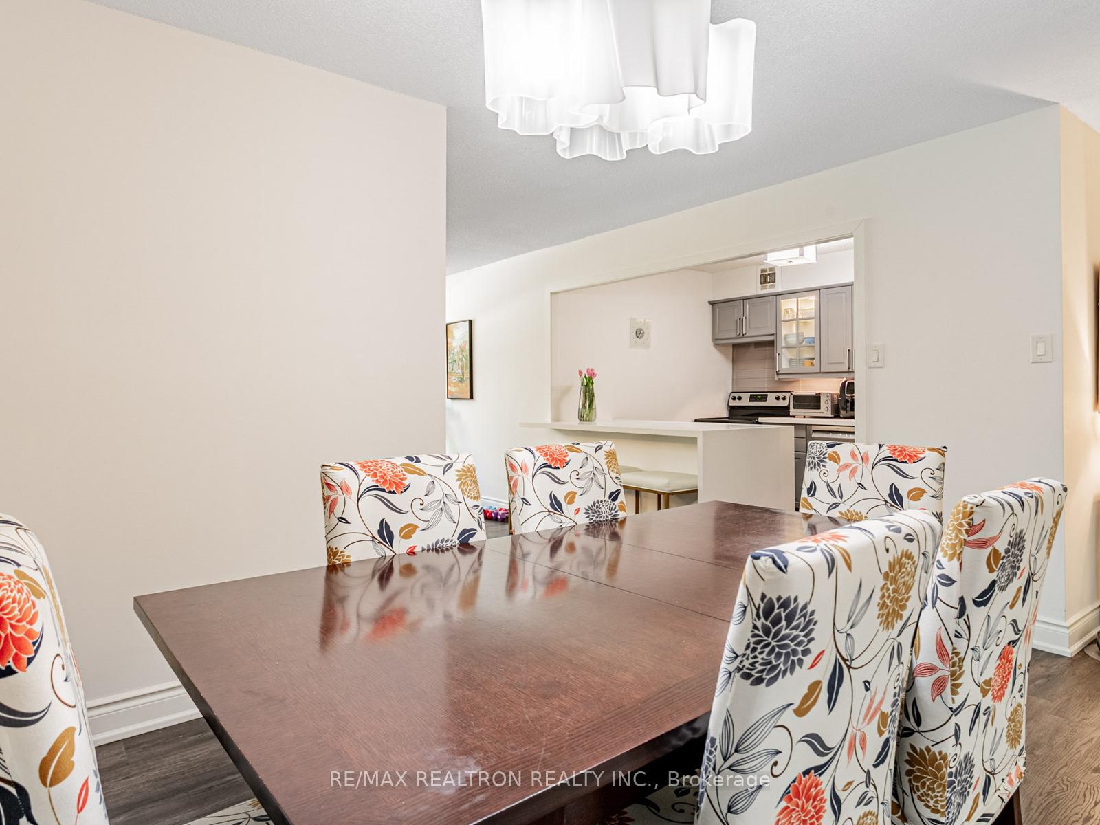 2 Bedrooms Condo at 22 Shallmar, Toronto For sale
