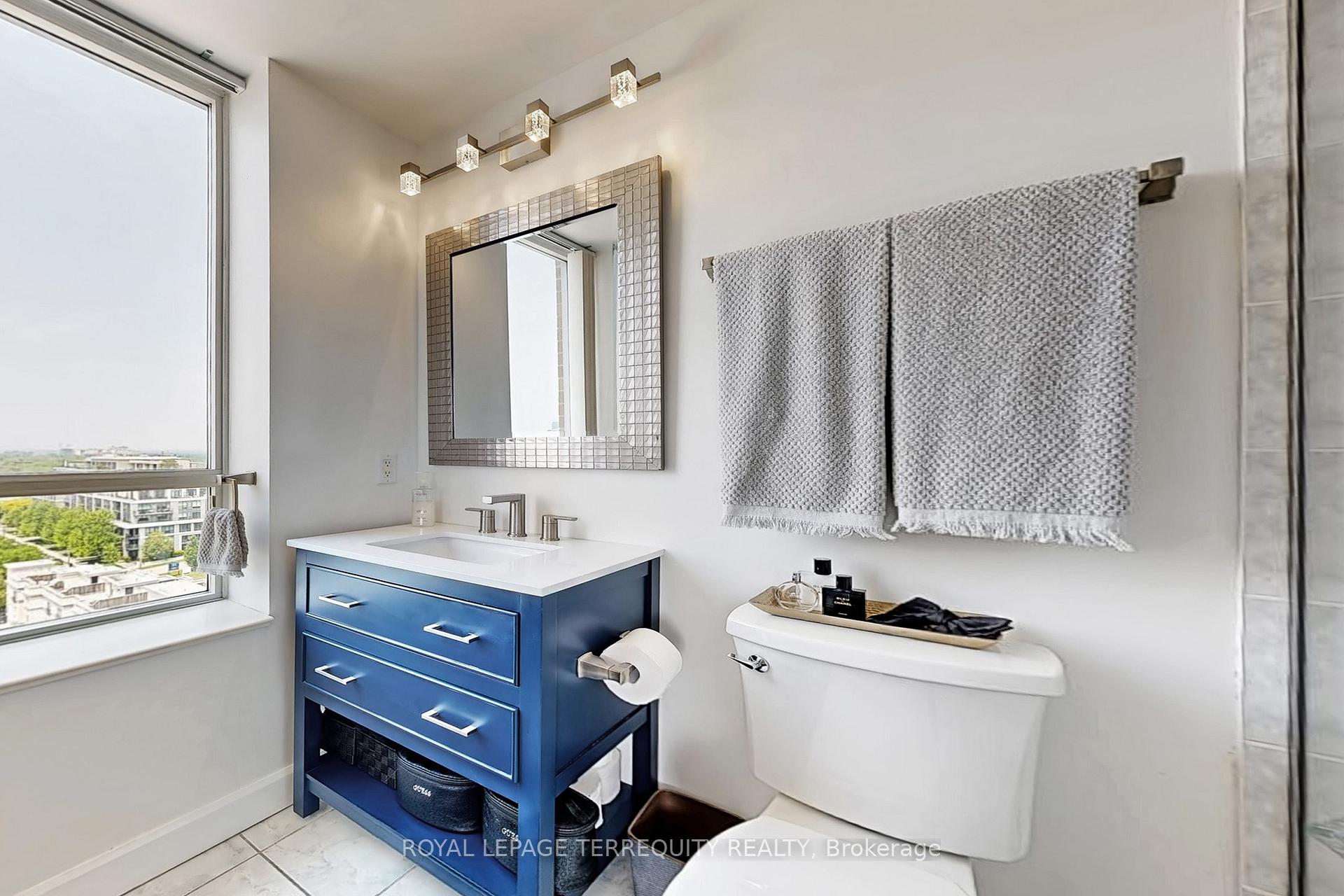 3 Bedrooms Condo at 2 Clairtrell, Toronto For sale