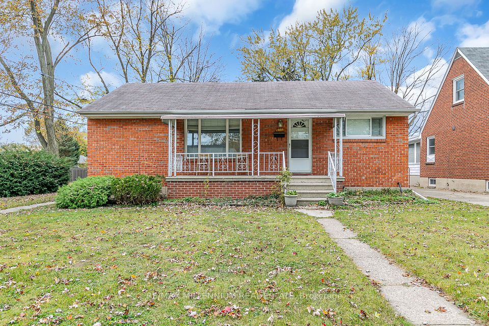 991 Parkview