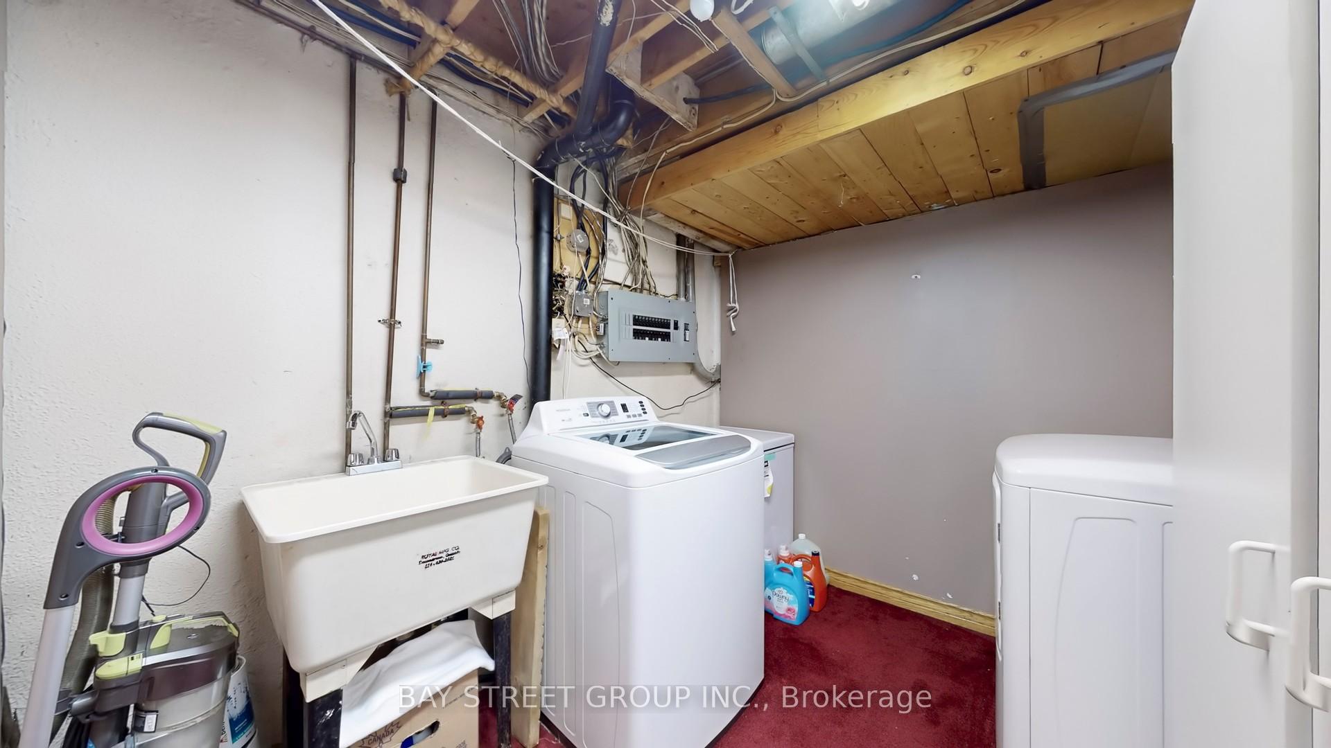 3 Bedrooms Condo at 99 Brimwood, Toronto For sale