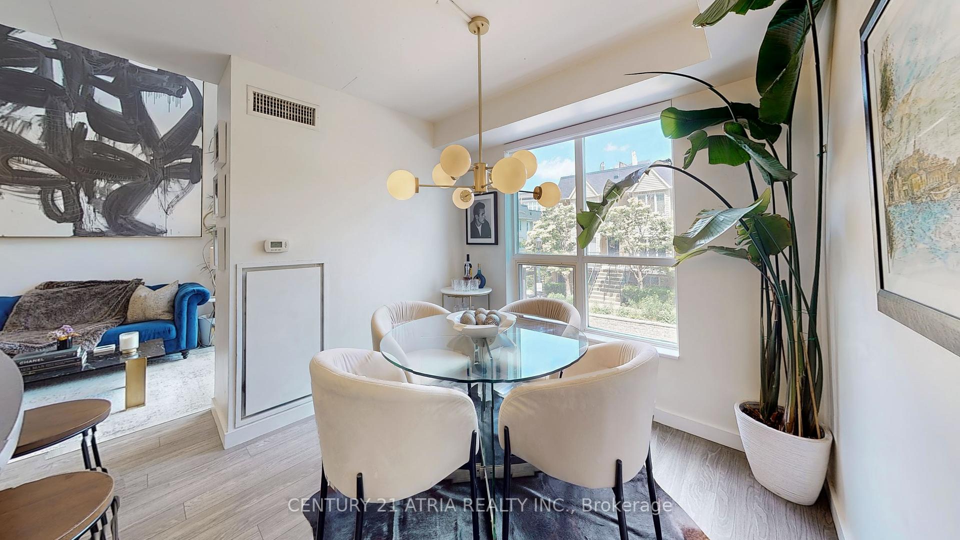 2 Bedrooms Condo at 800 King, Toronto For sale