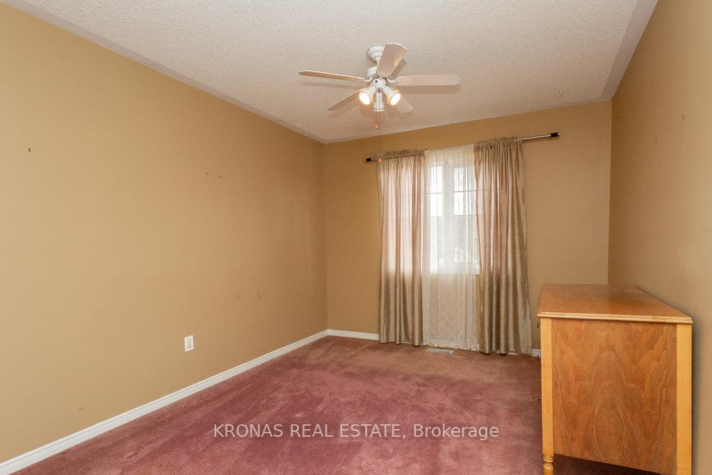 2 Bedrooms Condo at 143 Silverbirch,  Hamilton For sale