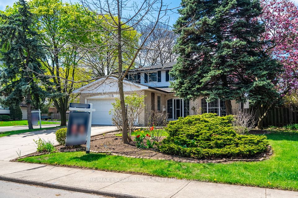 3 SAN PAULO Drive, Hamilton, ON L9C 6R6