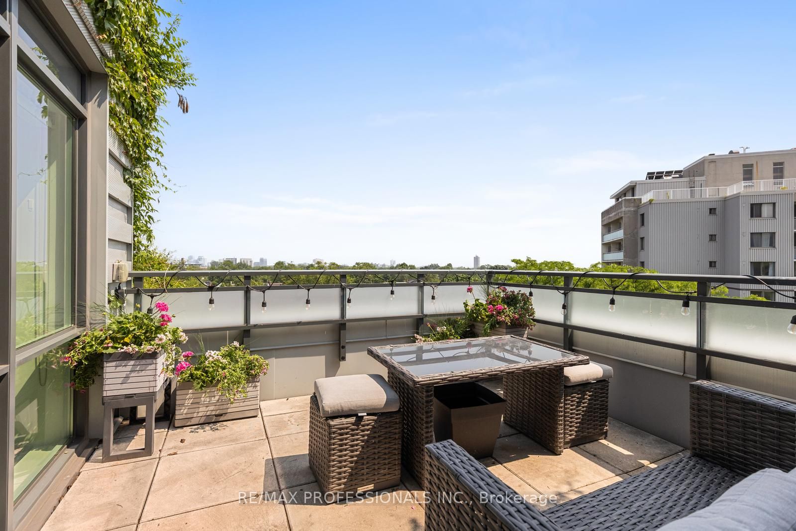 38 Howard Park, #714