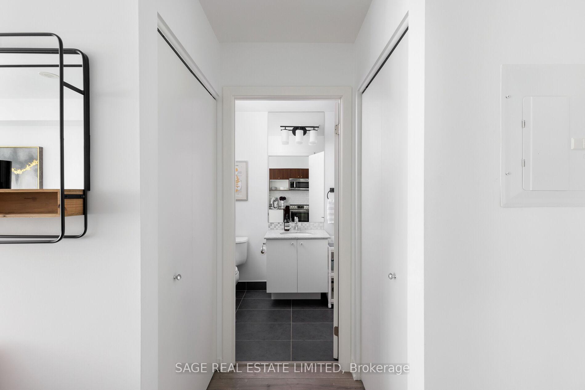 2 Bedrooms Condo at 150 East Liberty, Toronto For sale