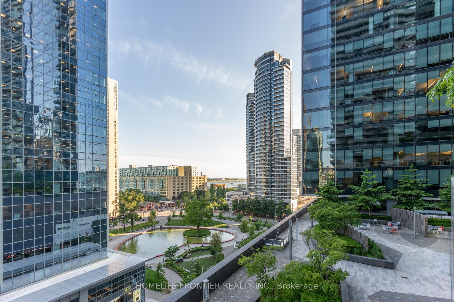 2 Bedrooms Condo at 88 Harbour, Toronto For sale