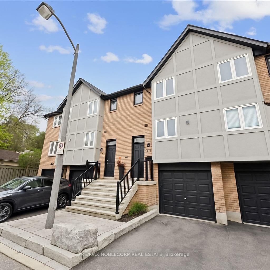 3 Bedrooms Condo at 20 William Farr, Vaughan For sale