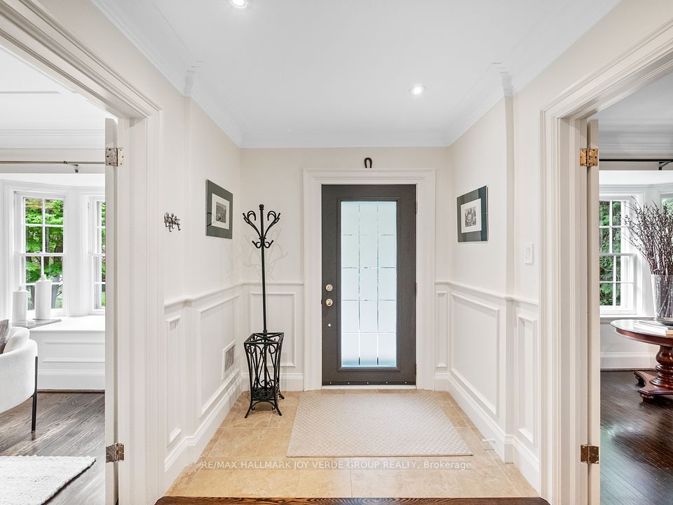 53 Donwoods Drive, Toronto, ON M4N 2G3
