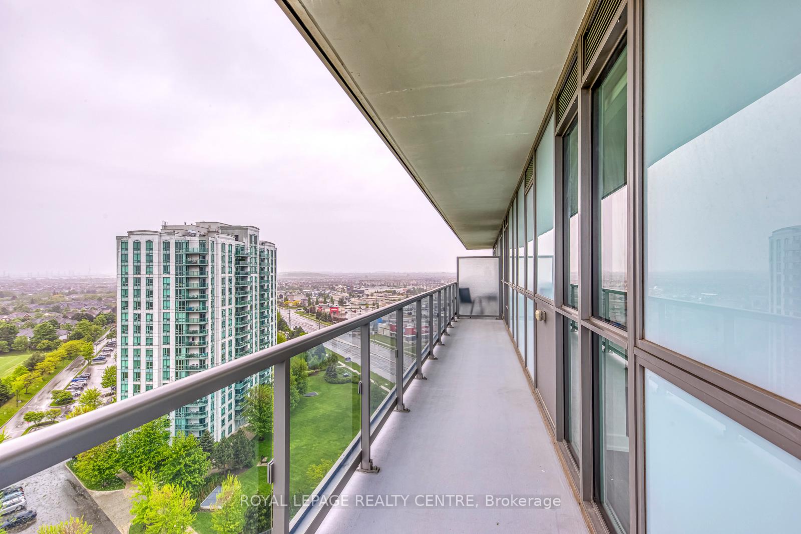 2 Bedrooms Condo at 4633 Glen Erin, Mississauga For sale