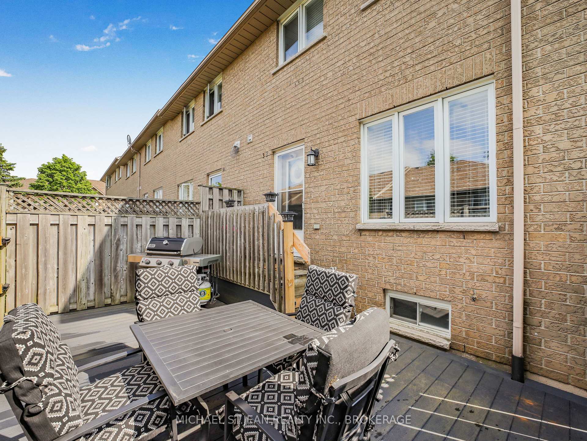 3 Bedrooms Condo at 1889 Upper Wentworth, Hamilton For sale