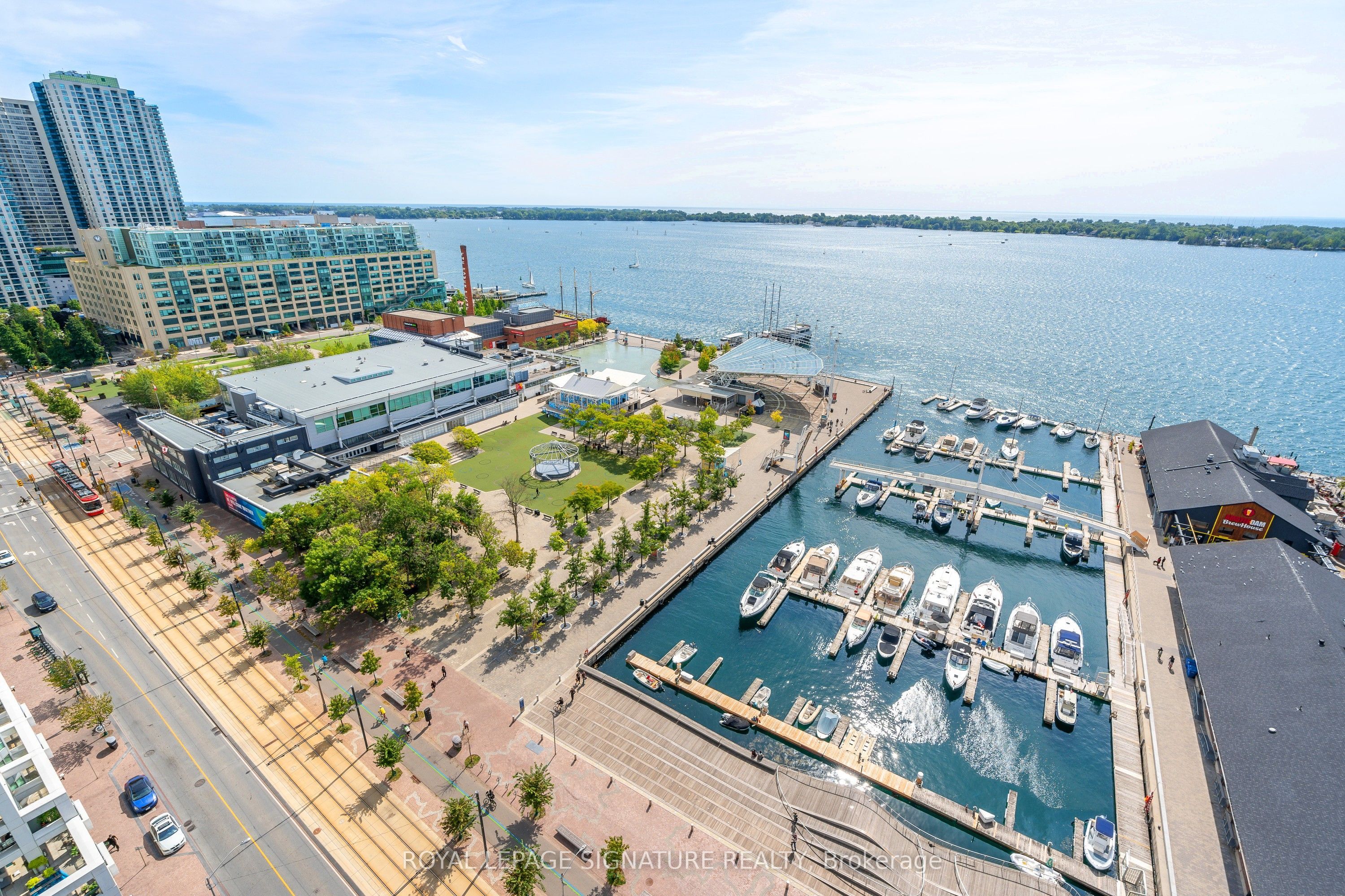 99 Harbour Square, #1812