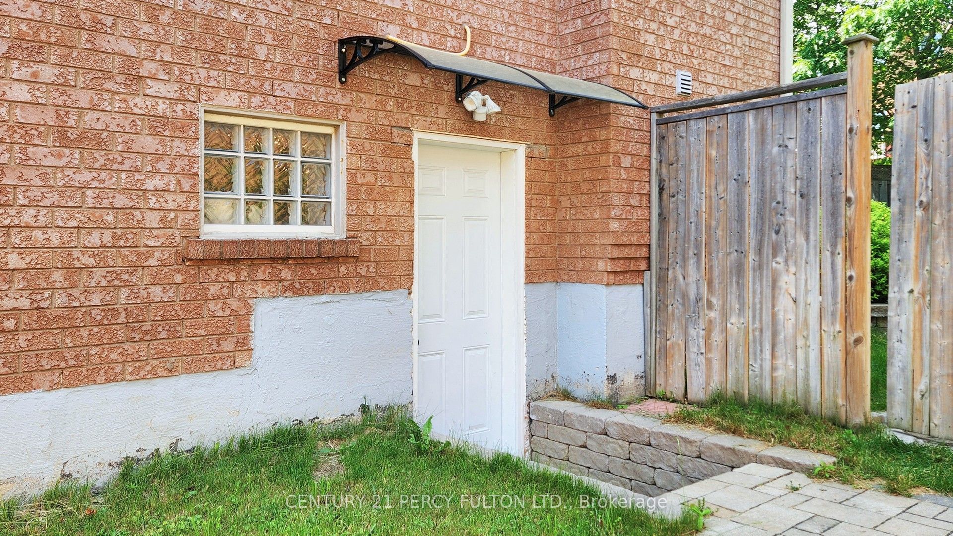 207 Shaftsbury Avenue