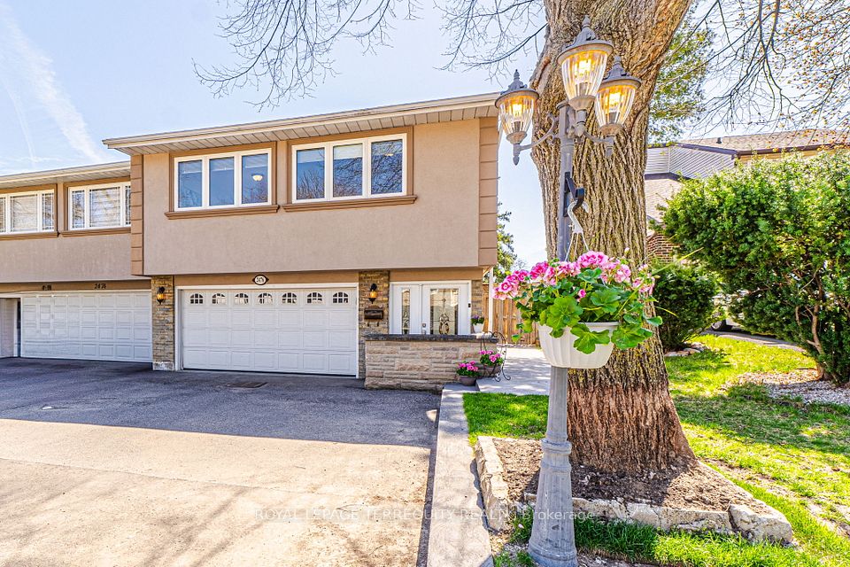 2476 Mainroyal