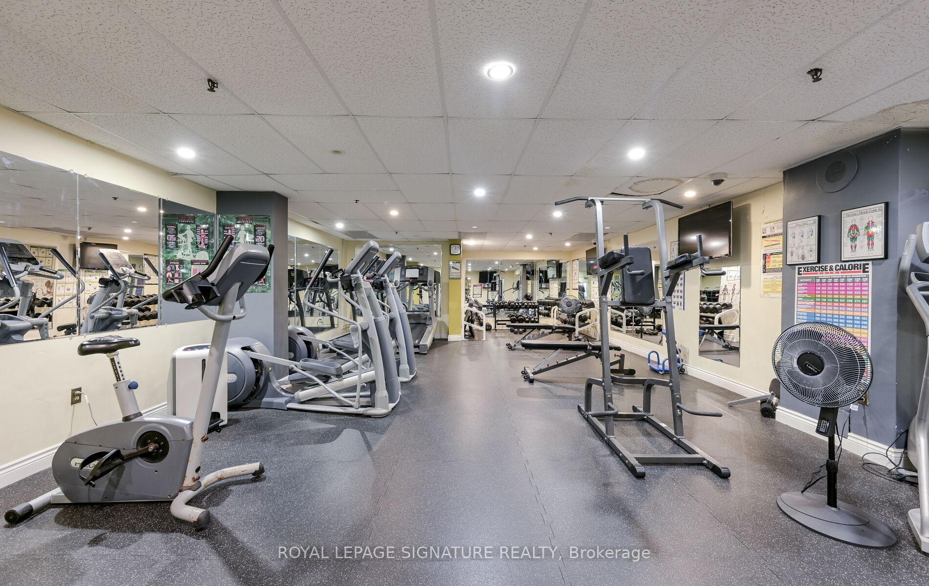 4 Bedrooms Condo at 2323 Confederation, Mississauga For sale