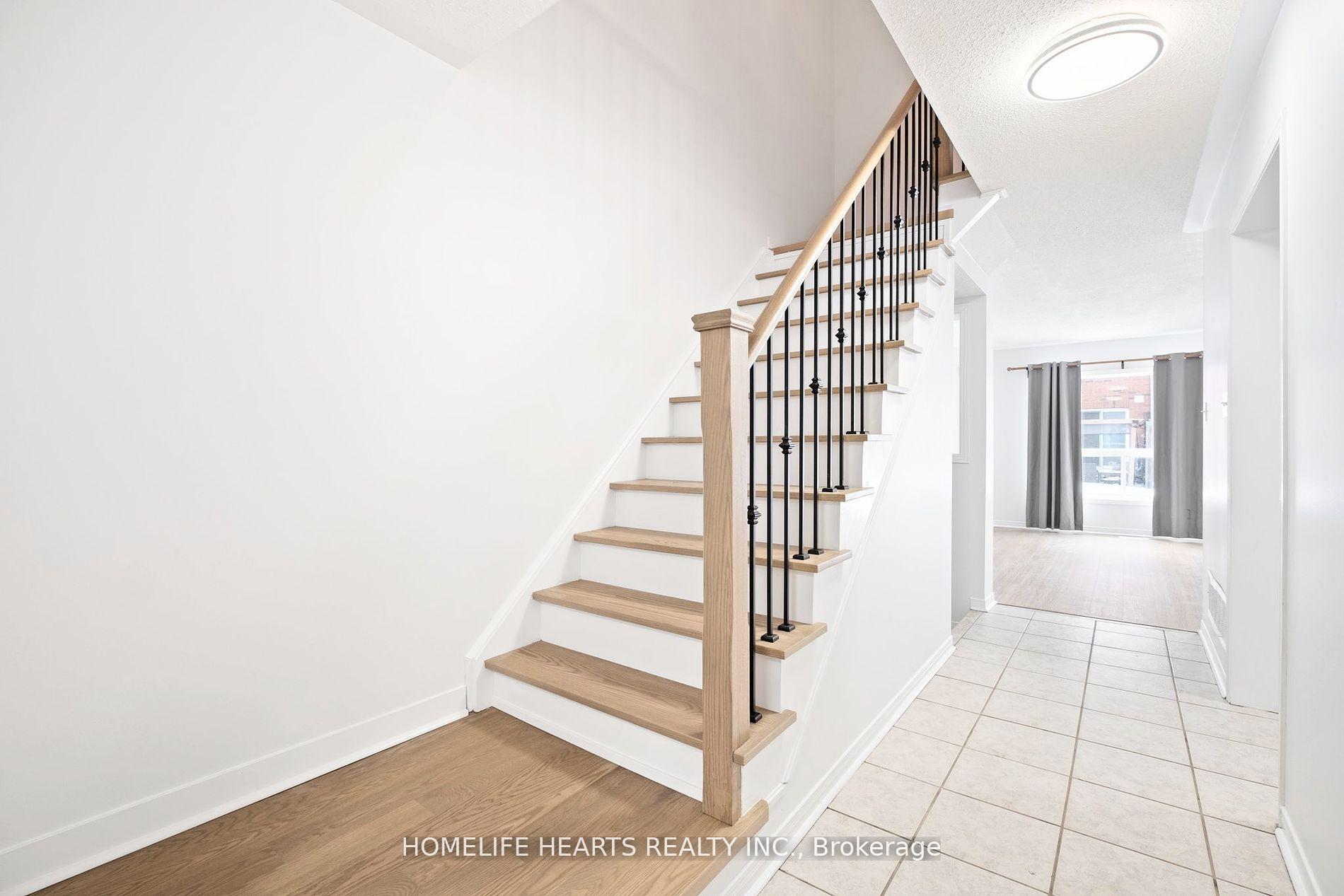 3 Bedrooms Condo at 525 Novo Star, Mississauga For sale
