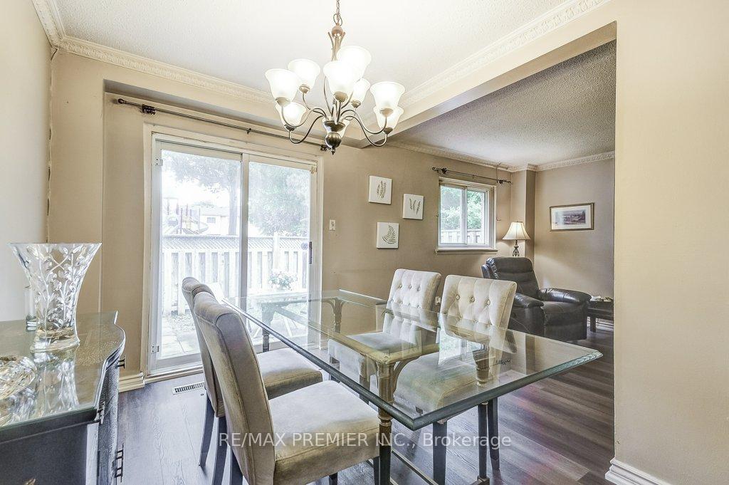 4 Bedrooms Condo at 2670 Battleford, Mississauga For sale