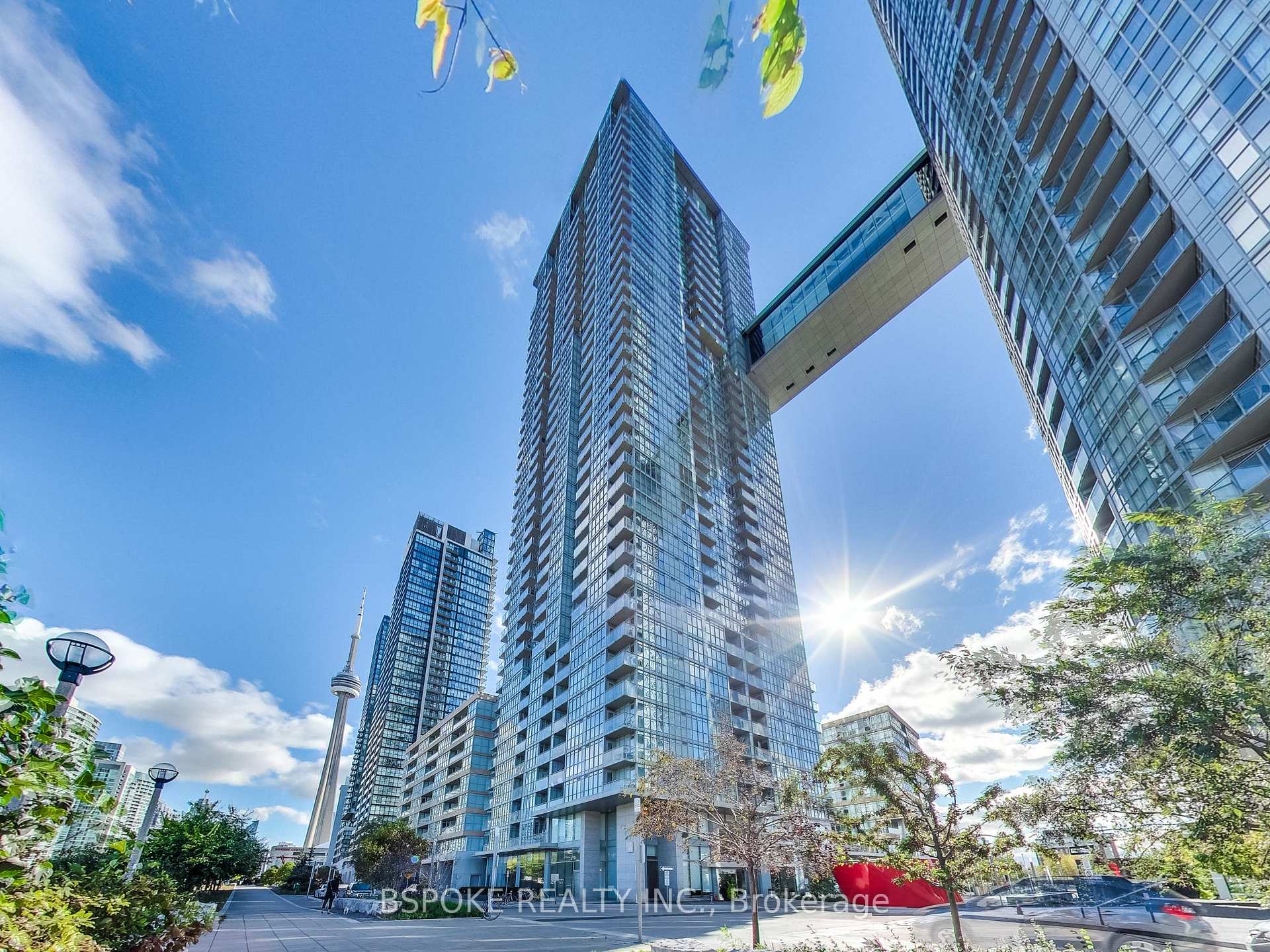 2 Bedrooms Condo at 15 Iceboat, Toronto For sale