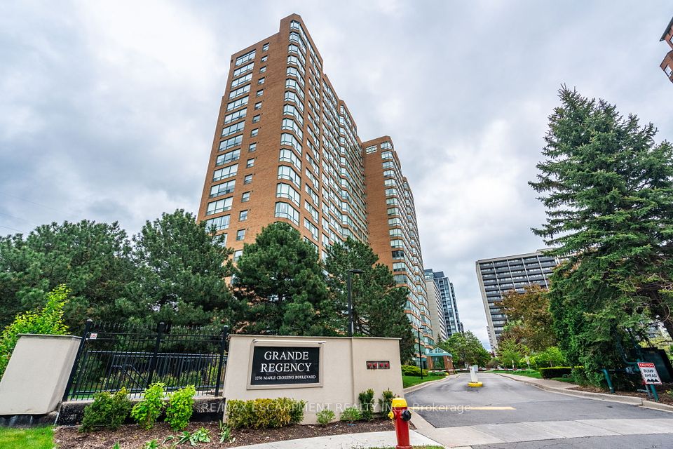 1276 Maple Crossing