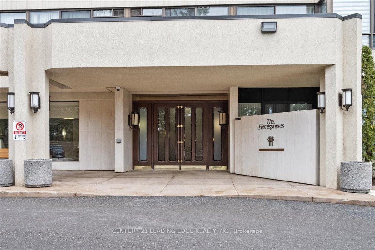3 Bedrooms Condo at 131 TORRESDALE,  Toronto For sale