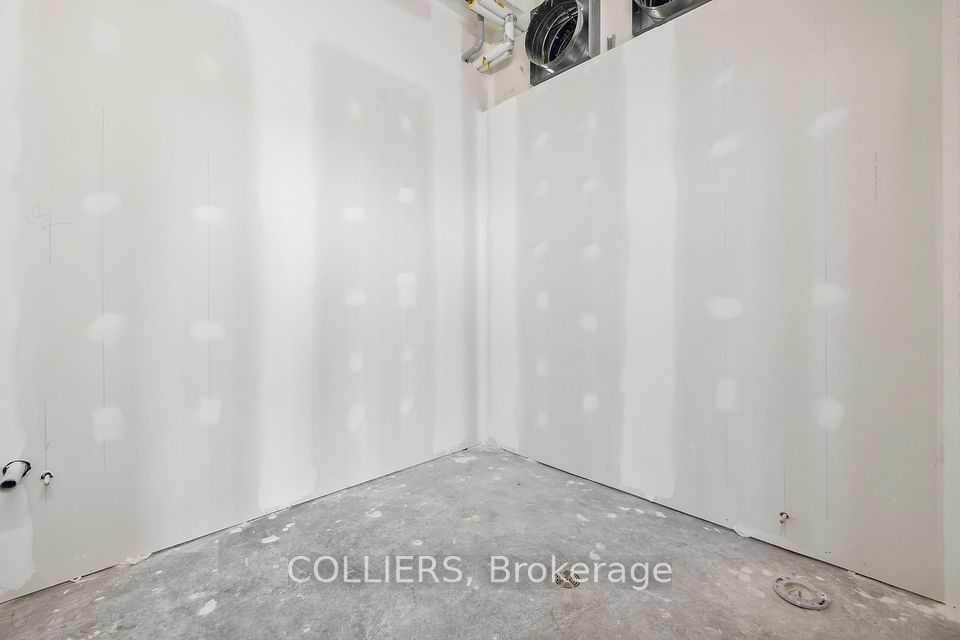 https://trreb-image.ampre.ca/sswxL0h260N-Id7R88DId3eR_YsdqjwRZqYfcNWh9Jk/rs:fit:960:960/wm:.5:so:0:50:.4/wmsh:10/wmt:PHNwYW4gZm9yZWdyb3VuZD0nd2hpdGUnIGZvbnQ9JzY4Jz5DT0xMSUVSUywgQnJva2VyYWdlPC9zcGFuPg/L3RycmViL2xpc3RpbmdzLzQwLzU2LzI0LzUyL3AvZGMxZGJlMzYtYmI2Ny00ZDgyLTkwYzctNDU3YzExMjgwNGRmLmpwZw.jpg