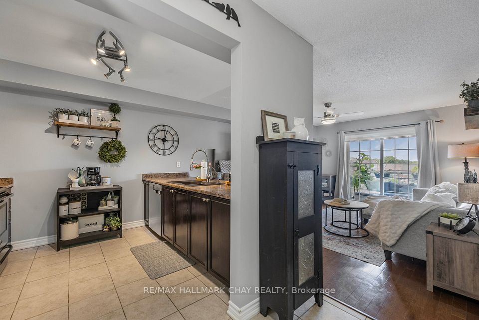 #25 - 137 SYDENHAM WELLS, Barrie, ON L4M 0G7