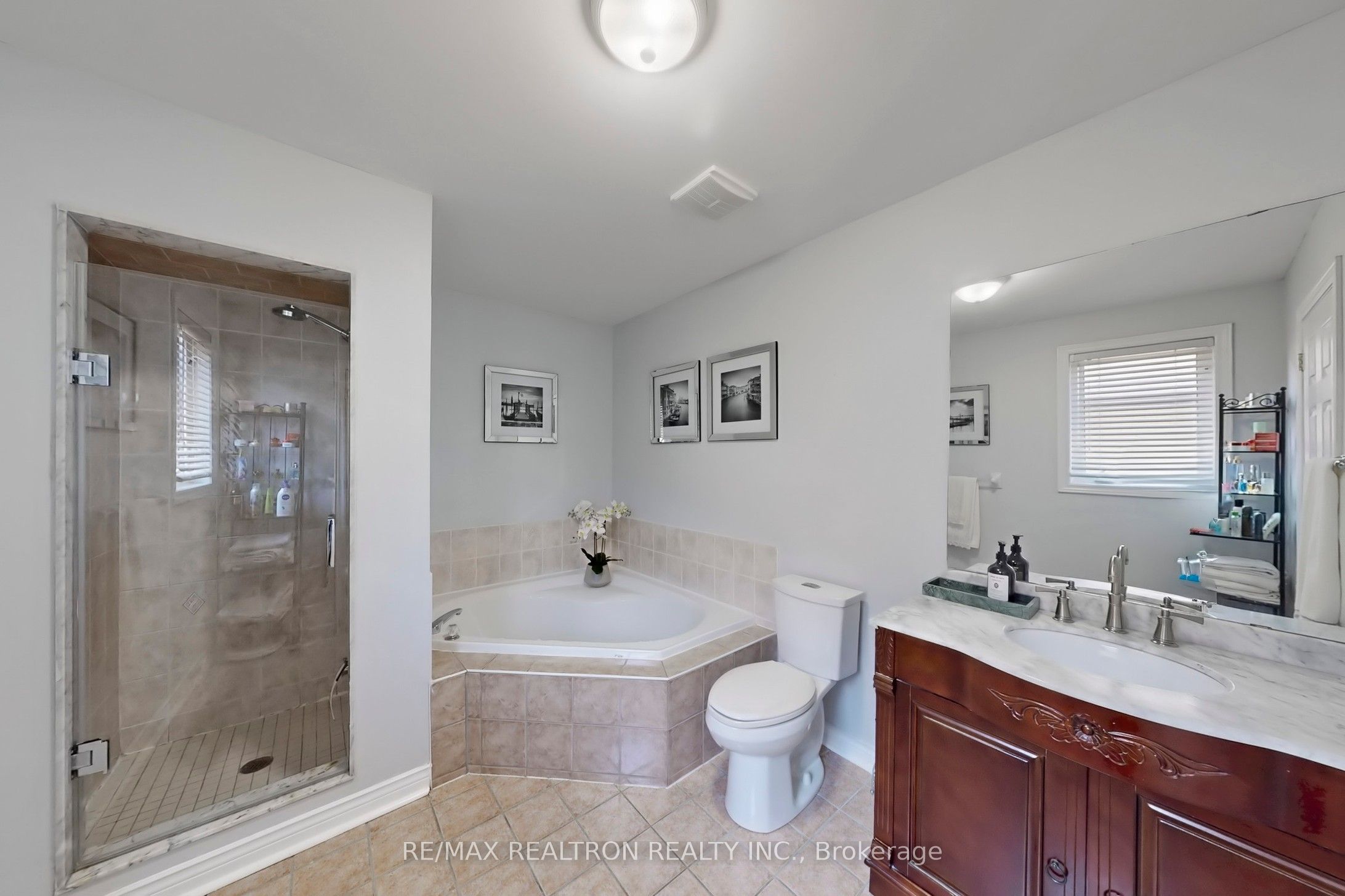 9 Mendocino Drive, Vaughan, ON L4H 1T8