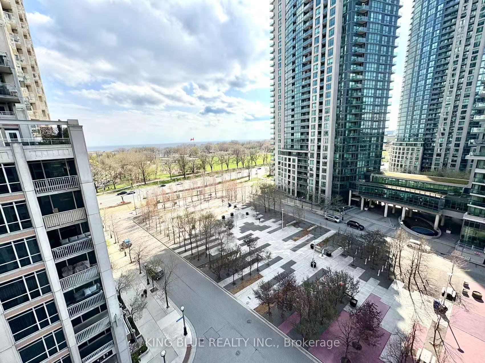 3 Bedrooms Condo at 35 Bastion,  Toronto For sale