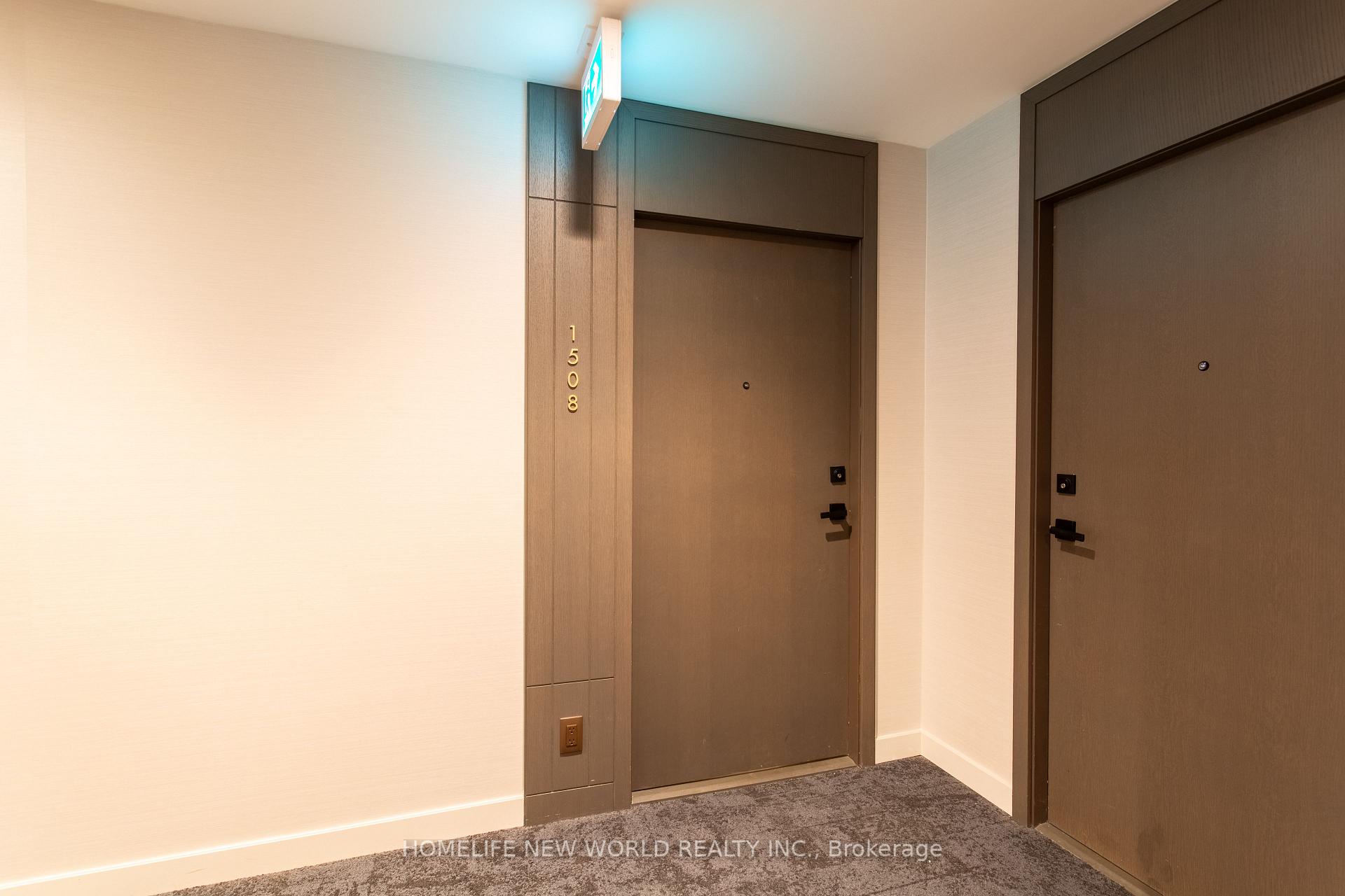 2 Bedrooms Condo at 15 Holmes, Toronto For sale