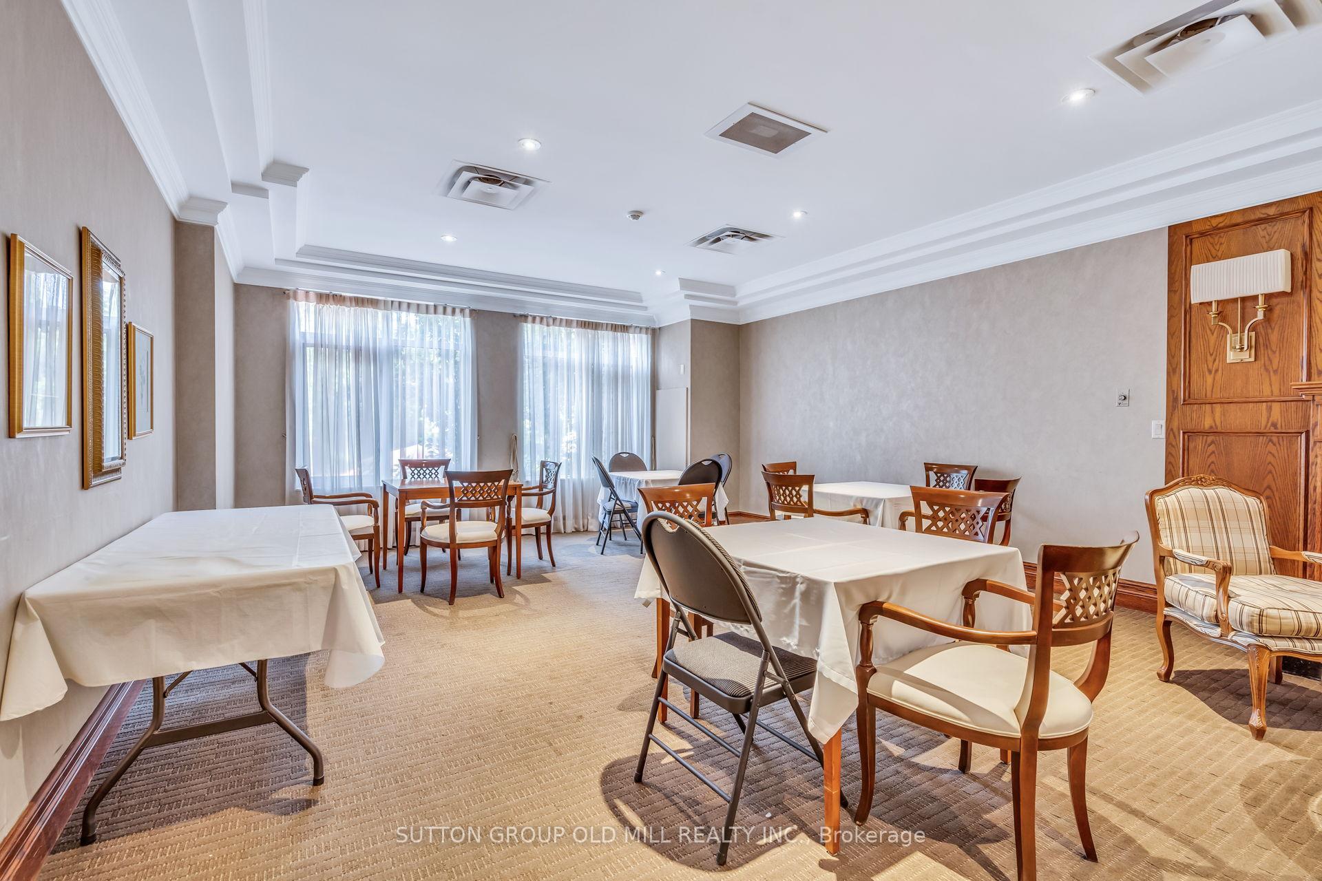 3 Bedrooms Condo at 10 Old Mill, Toronto For sale