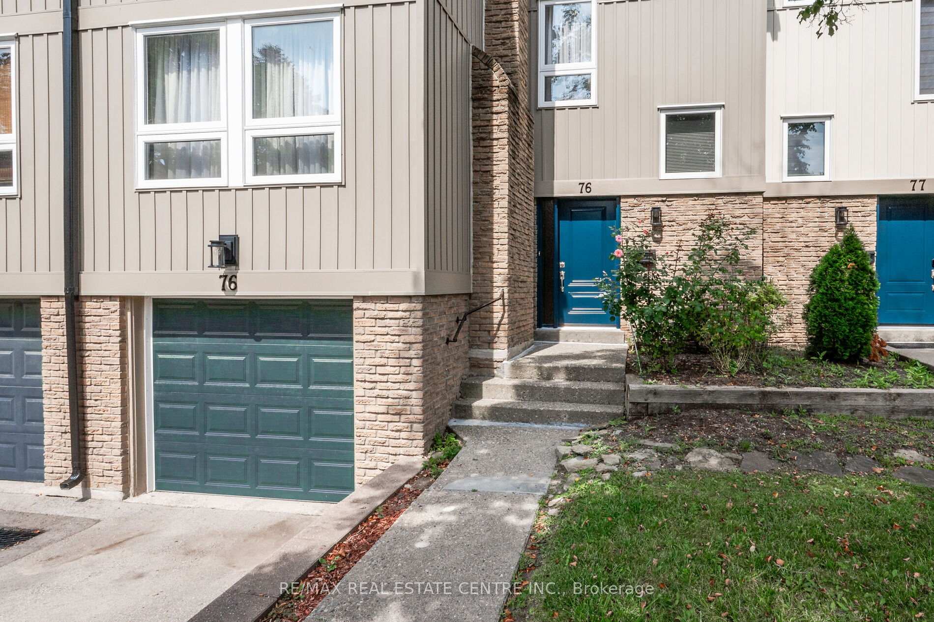 3 Bedrooms Condo at 7080 Copenhagen, Mississauga For sale