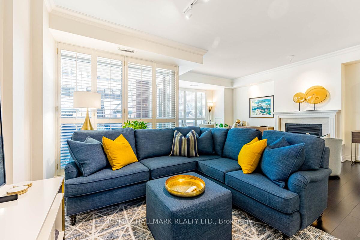2 Bedrooms Condo at 8 Sultan, Toronto For sale