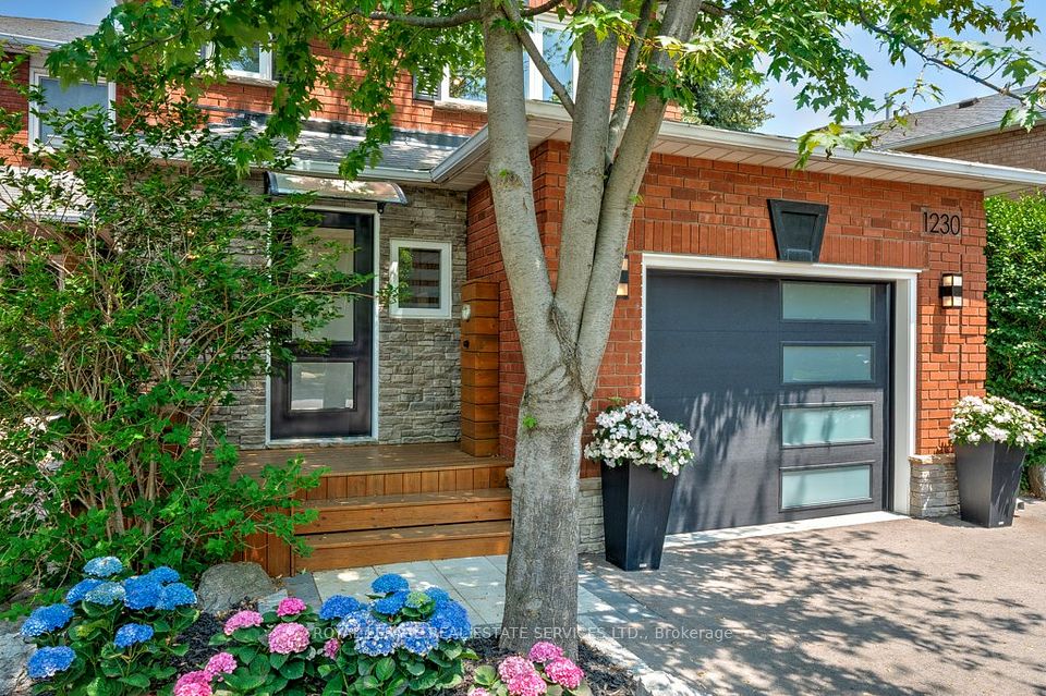 1230 Blackburn Drive, Oakville, ON L6M 2N5