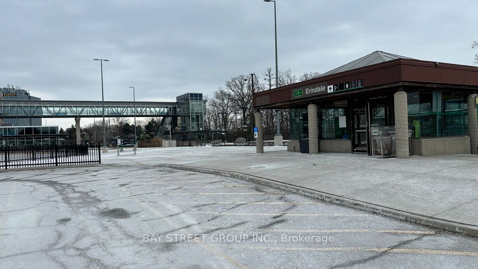 https://trreb-image.ampre.ca/stzLyYatTWM2eAgiMGmFEo-dWPJinImpKdxQJVEE070/rs:fit:960:960/wm:.5:so:0:50:.4/wmsh:10/wmt:PHNwYW4gZm9yZWdyb3VuZD0nd2hpdGUnIGZvbnQ9JzY4Jz5CQVkgU1RSRUVUIEdST1VQIElOQy4sIEJyb2tlcmFnZTwvc3Bhbj4/L3RycmViL2xpc3RpbmdzLzQwLzQ5LzYwLzMyL3AvMTdiNjAxNGUtYjNmNC00MGE1LTg0OTktNWRiOTIwNmI2YzE3LmpwZw.jpg