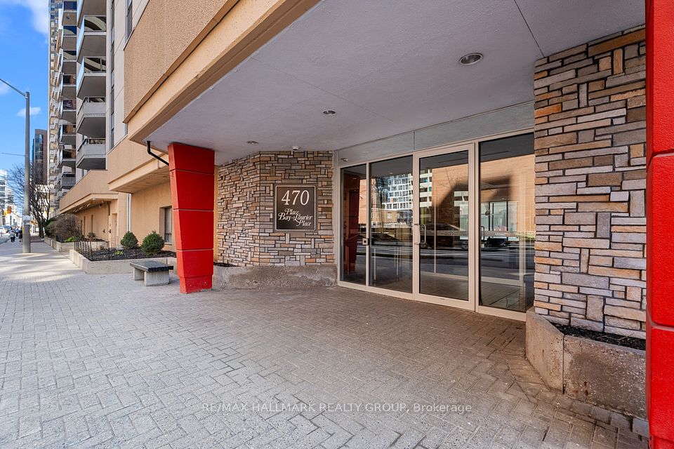 470 Laurier