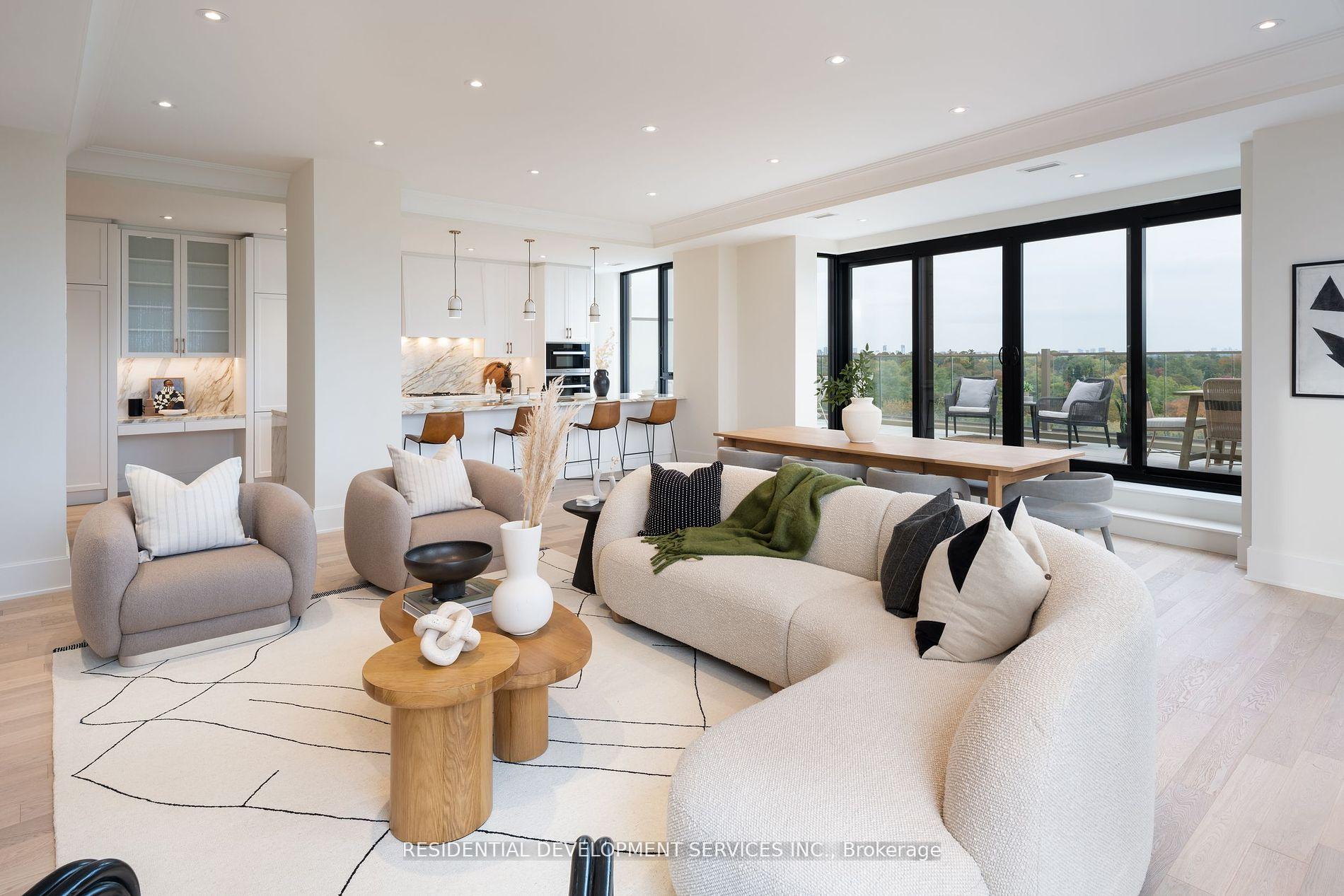 3 Bedrooms Condo at 1 Strathgowan,  Toronto For sale