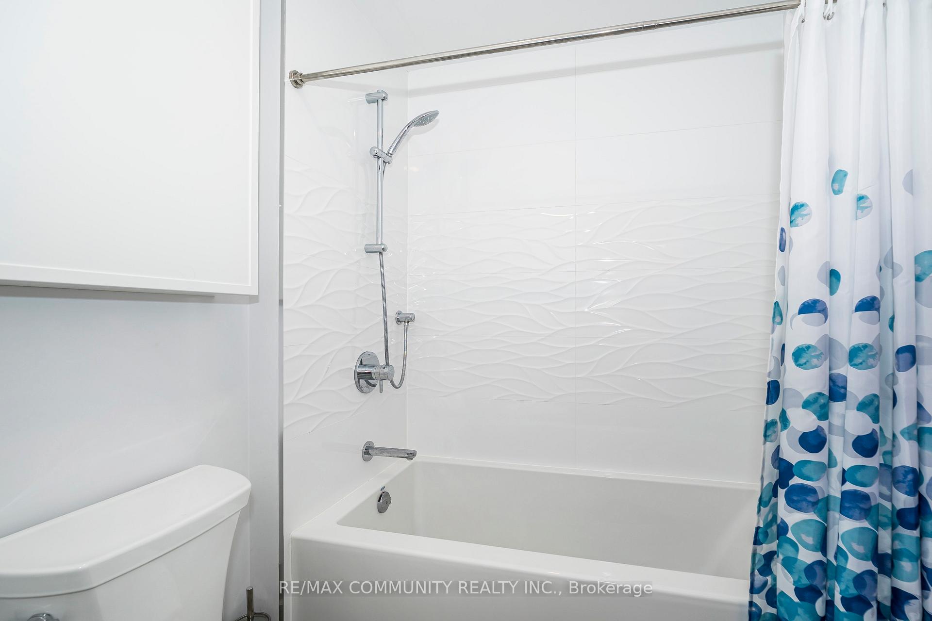2 Bedrooms Condo at 980 Yonge,  Toronto For sale