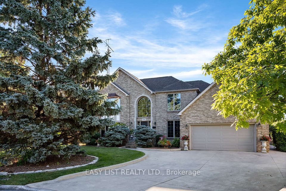 541 Kerr Crescent, Lakeshore, ON N0R 1A0