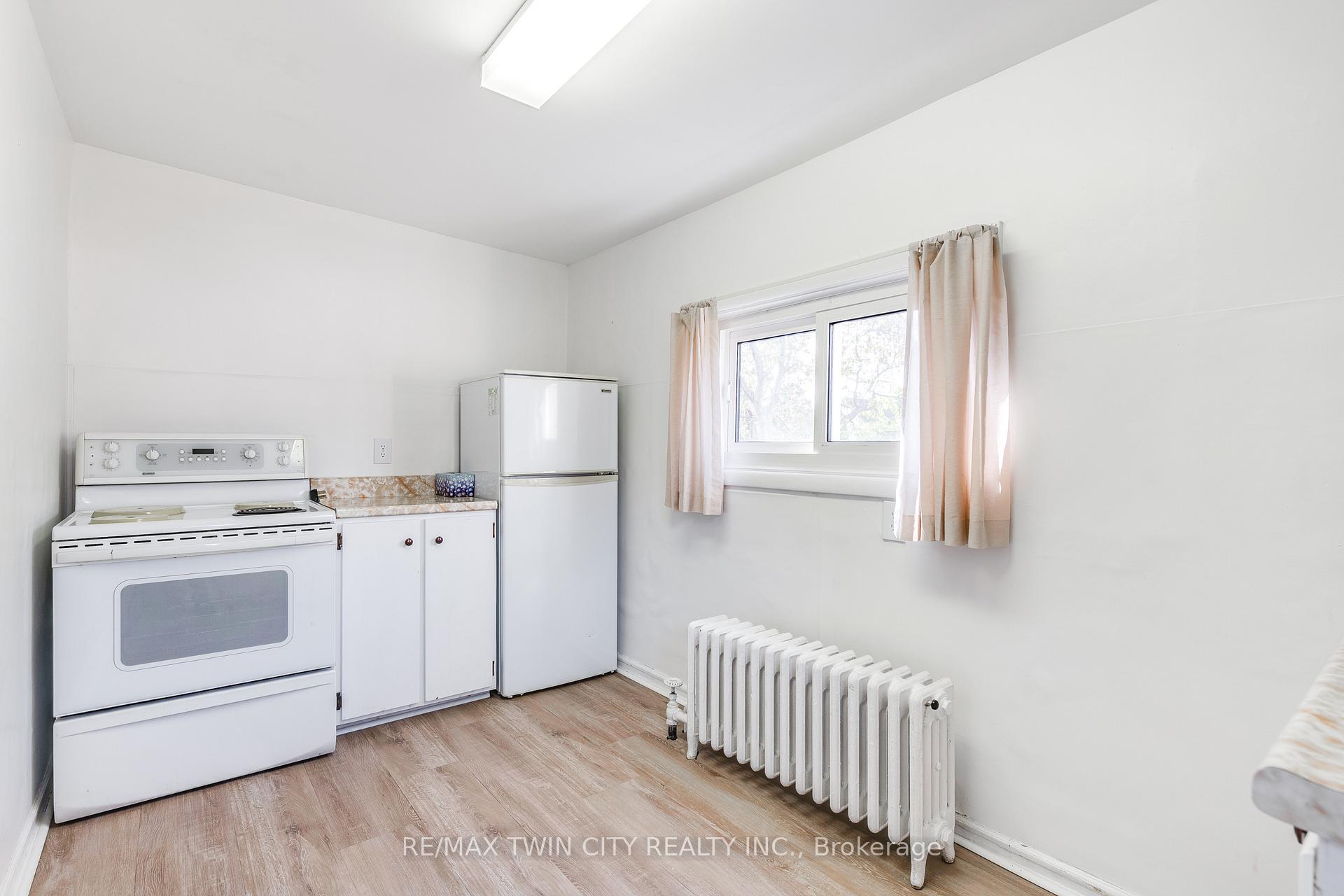 4 Bedrooms Other at 45 East Bend, Hamilton For sale