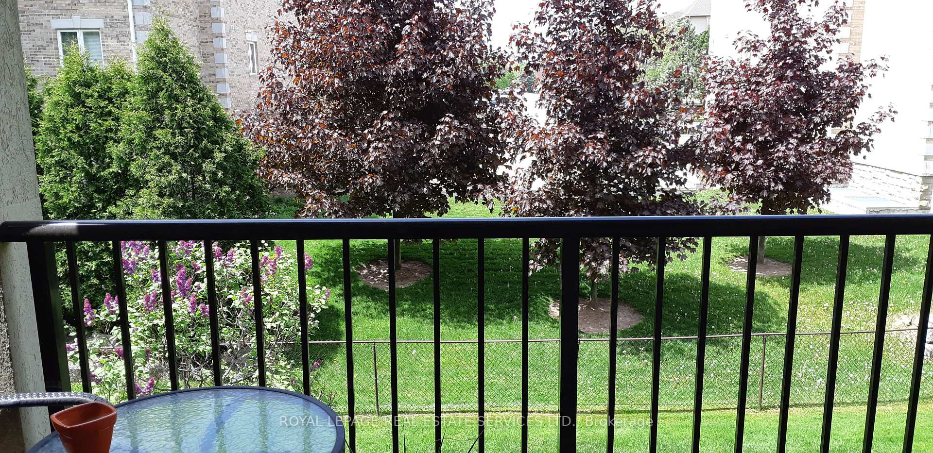 2 Bedrooms Condo at 1441 Walkers, Burlington For sale