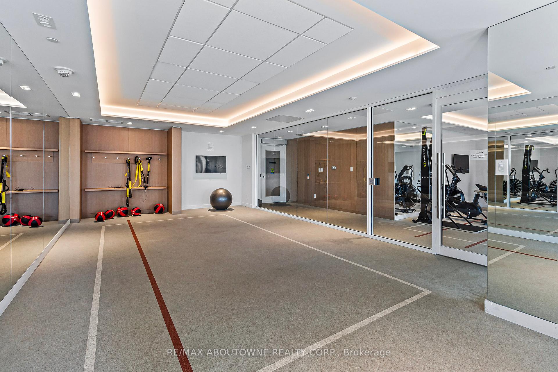 3 Bedrooms Condo at 1195 The Queensway, Toronto For sale
