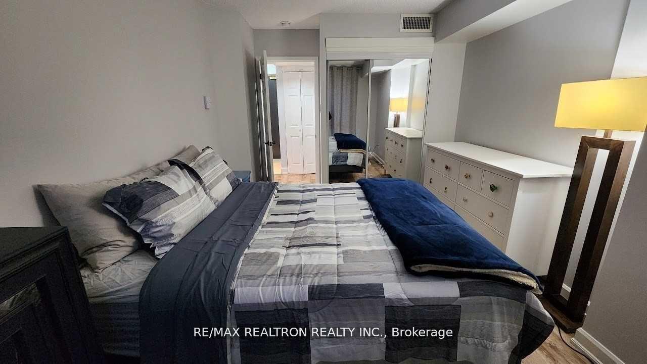 1 Bedroom Condo at 7 Broadway, Toronto For sale