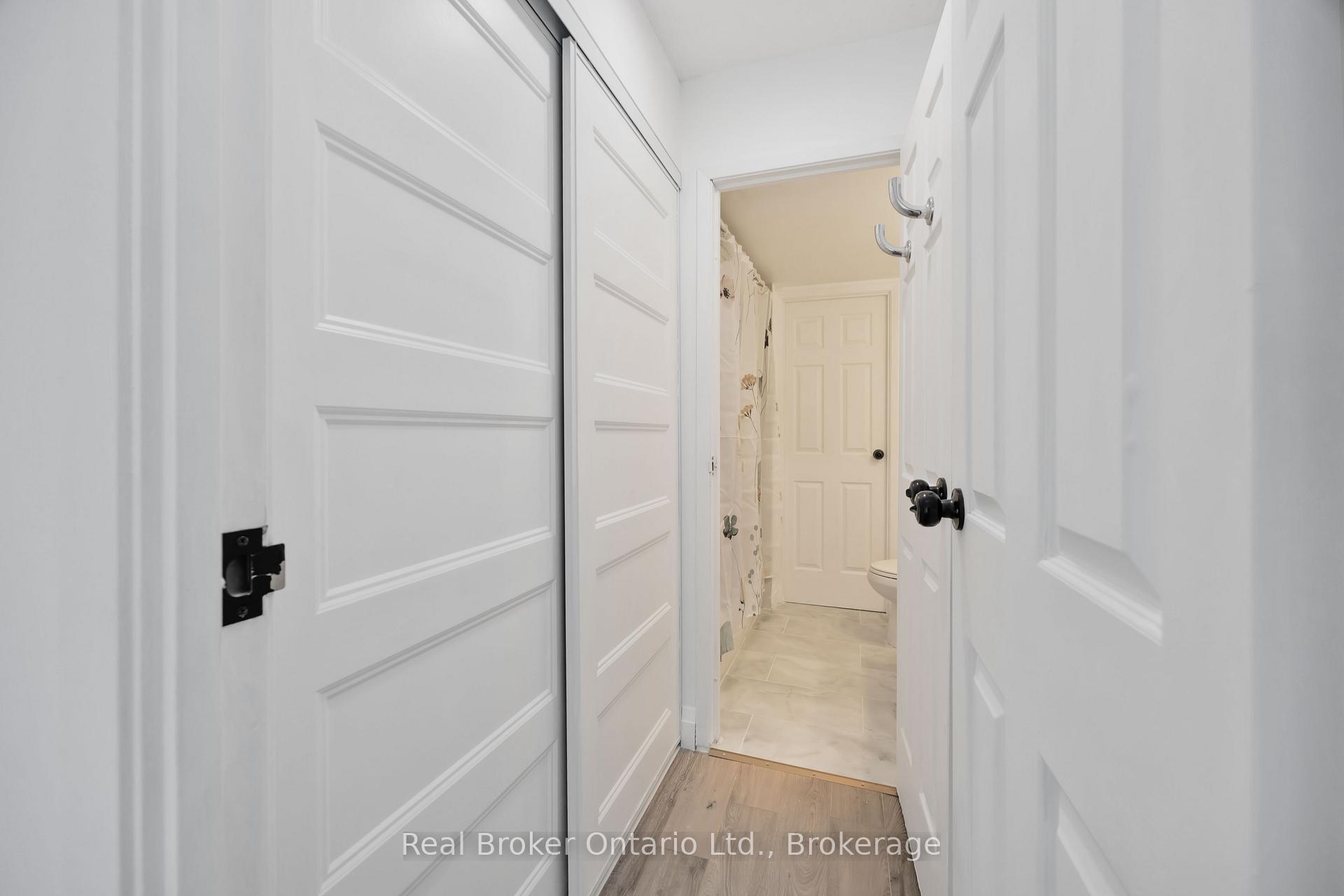 2 Bedrooms Condo at 222 The Esplanade, Toronto For sale