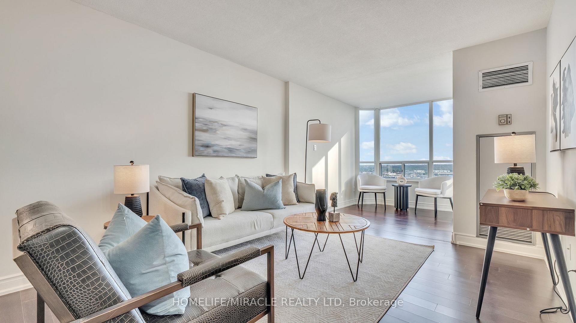 3 Bedrooms Condo at 550 Webb, Mississauga For sale